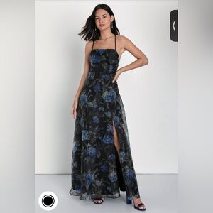 Lulu’s Glamorous Expression Black Floral
Organza Lace-Up Maxi Dress